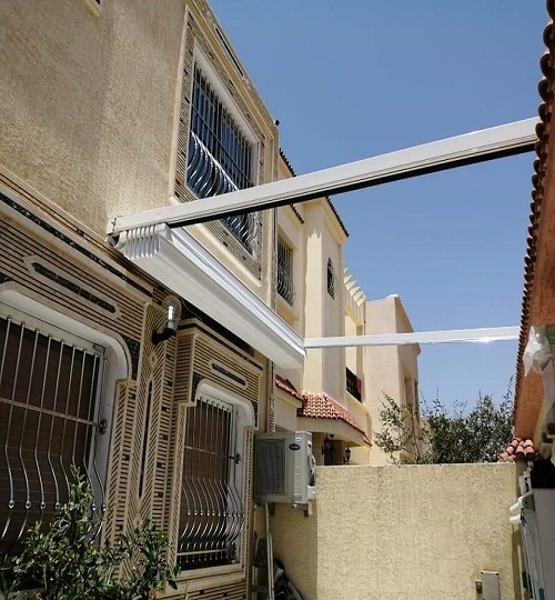 Pergola bioclimatique fabriqué par STORE CHAMAL TANGER éléctrique